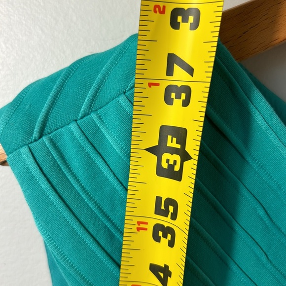 London Times turquoise bodycon midi dress in size 12. Great for travel! - Picture 5 of 6